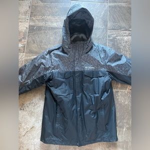 Columbia Timberline 3 in 1 jacket in great condition.